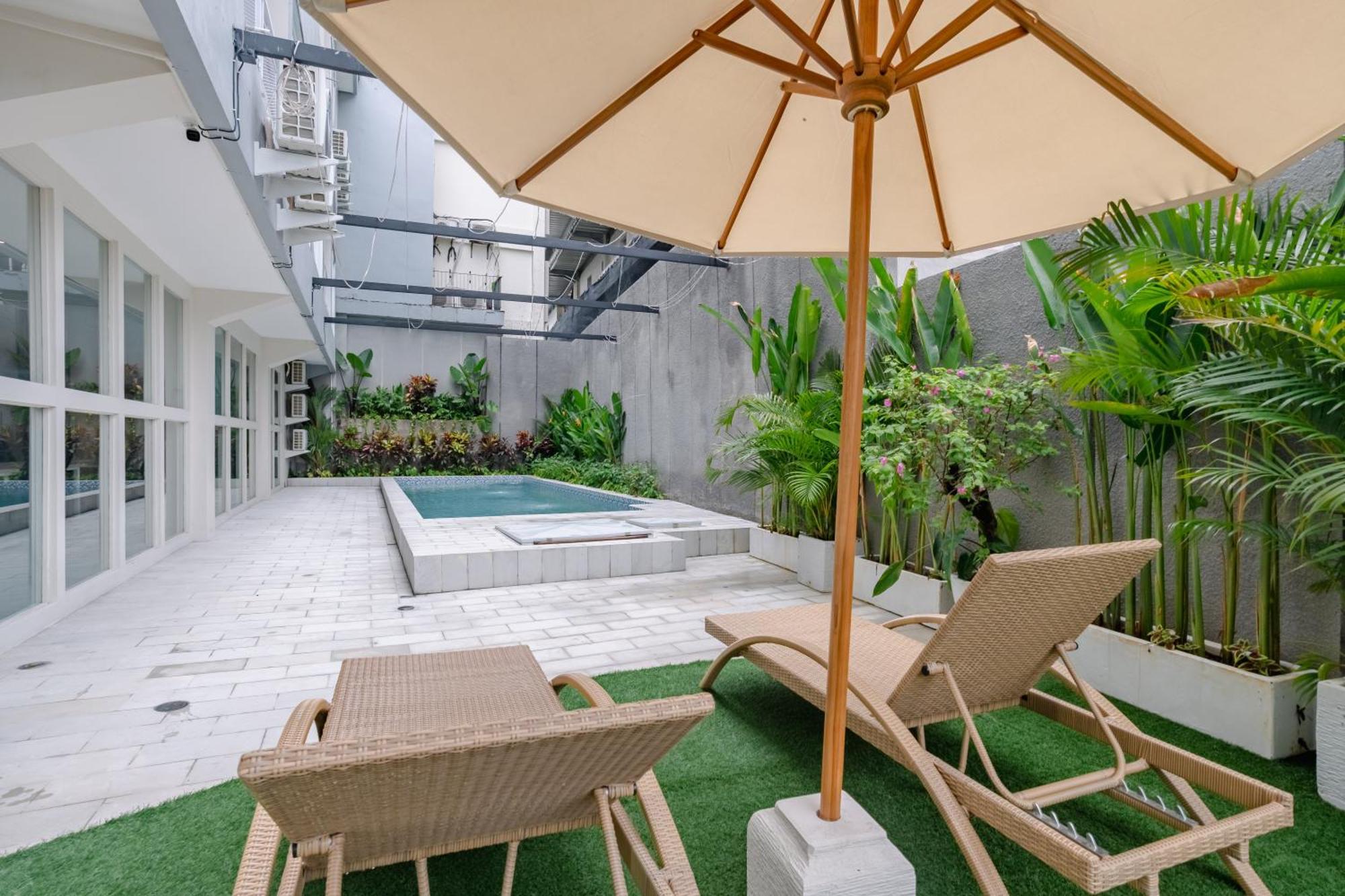 Bali Bustle Sunset Coliving And Coworking Space Legian Exterior foto