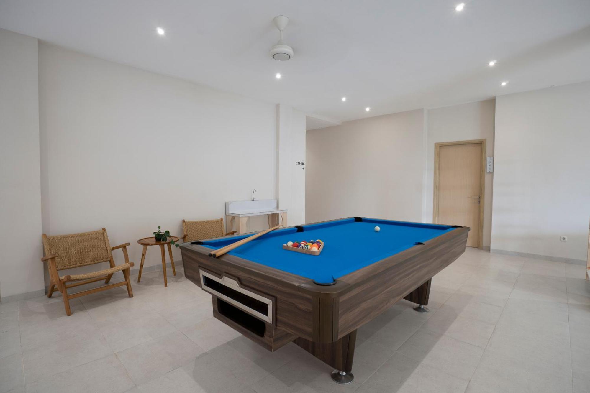 Bali Bustle Sunset Coliving And Coworking Space Legian Exterior foto